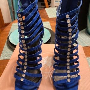 Cute women’s sandals with4 inch heels